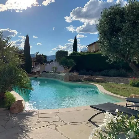 Des Oliviers Avec Piscine Appartement
